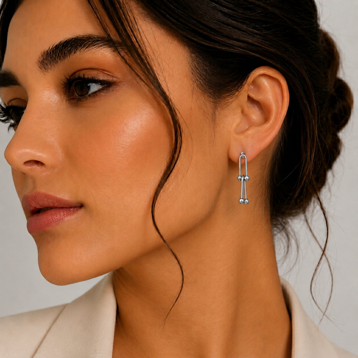 Silver geometrik tasarımlı sallantılı çelik küpe modeli