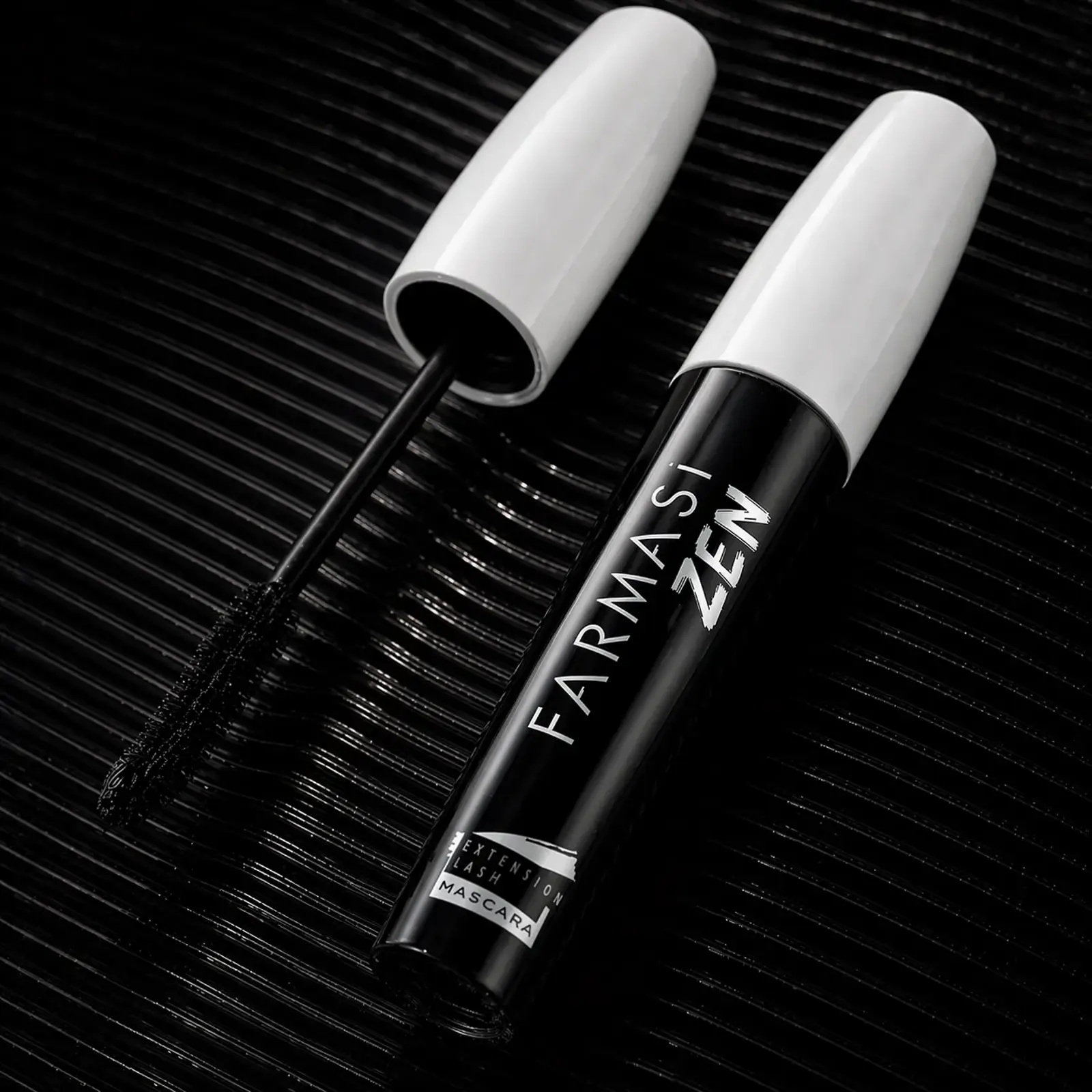Farmasi Zen Extension Lash Maskara uzunluk ve hacim veren siyah maskara ürünü.